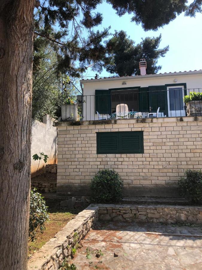 Holiday Home Pavarotti Supetar Luaran gambar